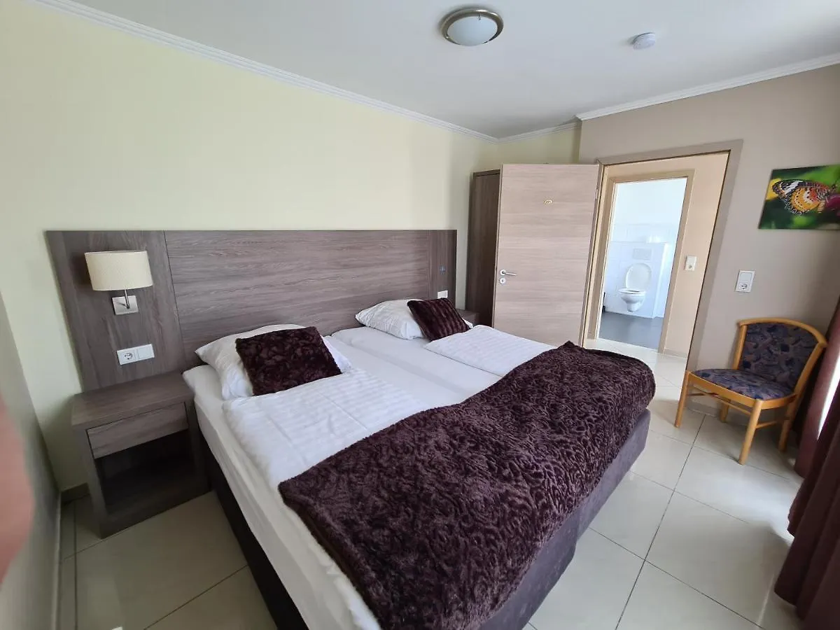 Hotel Cara Vita Cologne 3*,